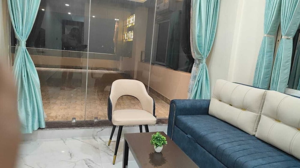 Elite Suite, City View