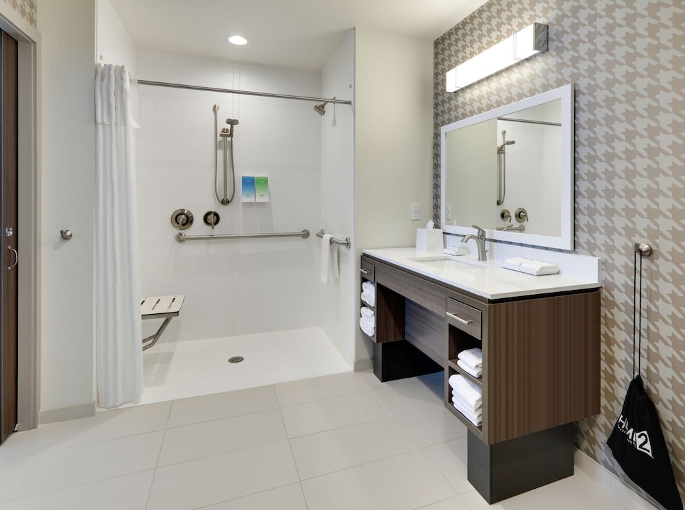 Studio, 2 Queen Beds, Accessible (Roll-In Shower) - Photo 5