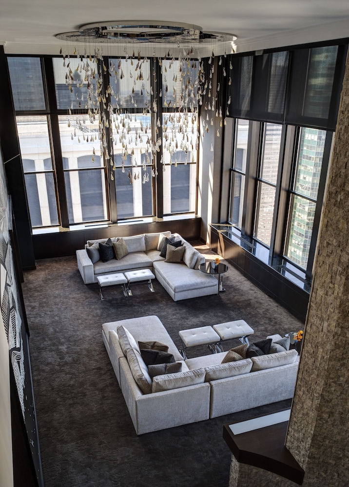 The Champagne Suite