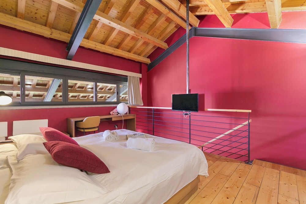 Family Room, Multiple Bedrooms (Junior Suite Borgogna - Almavite)