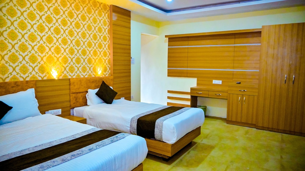 Deluxe Double or Twin Room photo 2