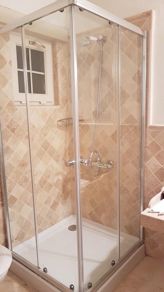 Standard Quadruple Room - Photo 2