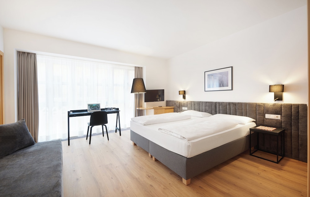 Standard Double or Twin Room photo 1