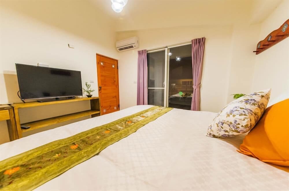 Comfort Quadruple Room, 2 Bedrooms, Shared Bathroom photo 2