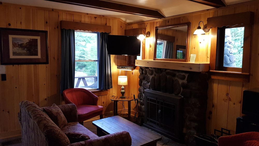 Family Chalet Tamarack photo 3