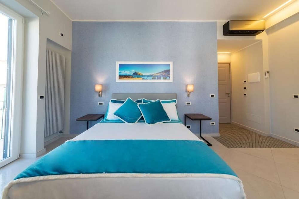 Deluxe Room, Balcony