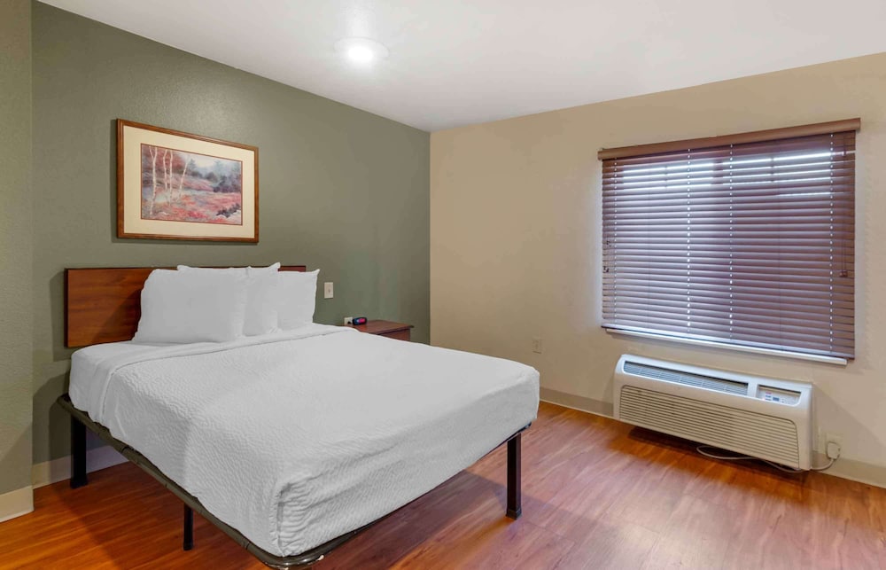 Standard Studio, 1 Double Bed, Non Smoking, Refrigerator & Microwave photo 1