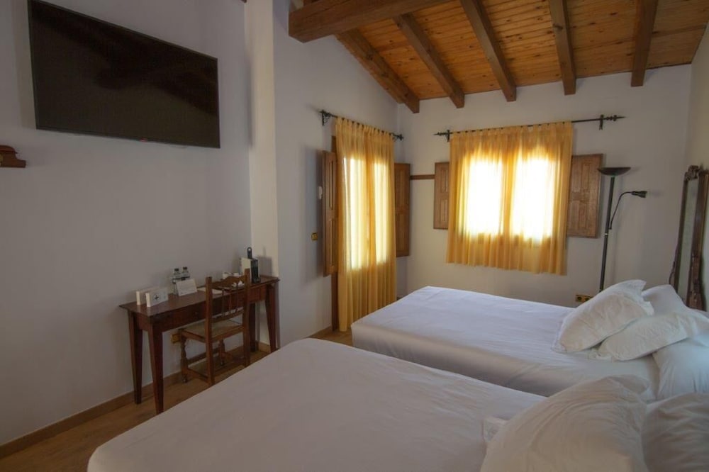 Standard Triple Room photo 2