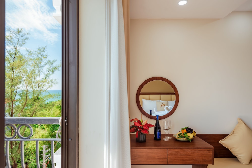 Executive Room, 1 Bedroom, Balcony, Sea View photo 3