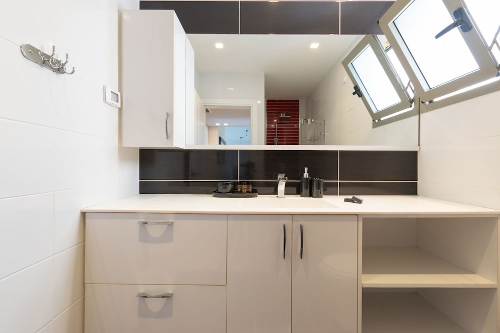 Luxury Apartment photo 2