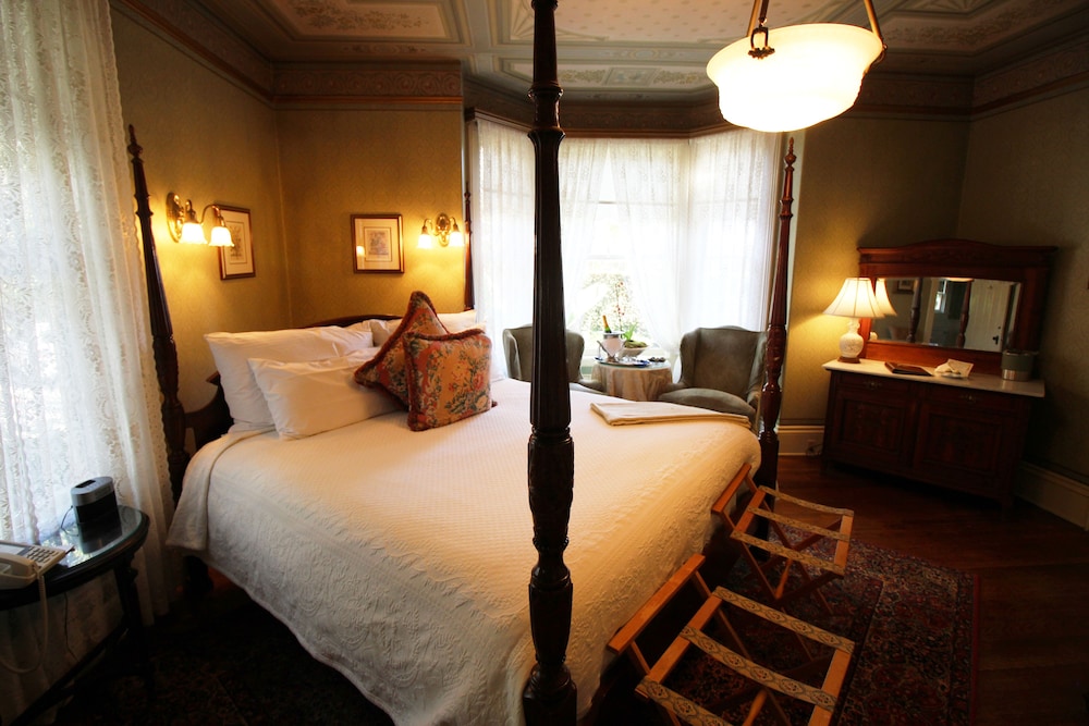 Superior Room, 1 King Bed, Fireplace (Parlor) - Photo 7