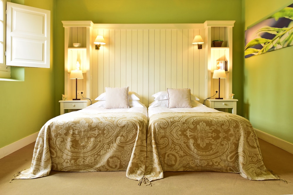 Superior Double or Twin Room - Photo 4