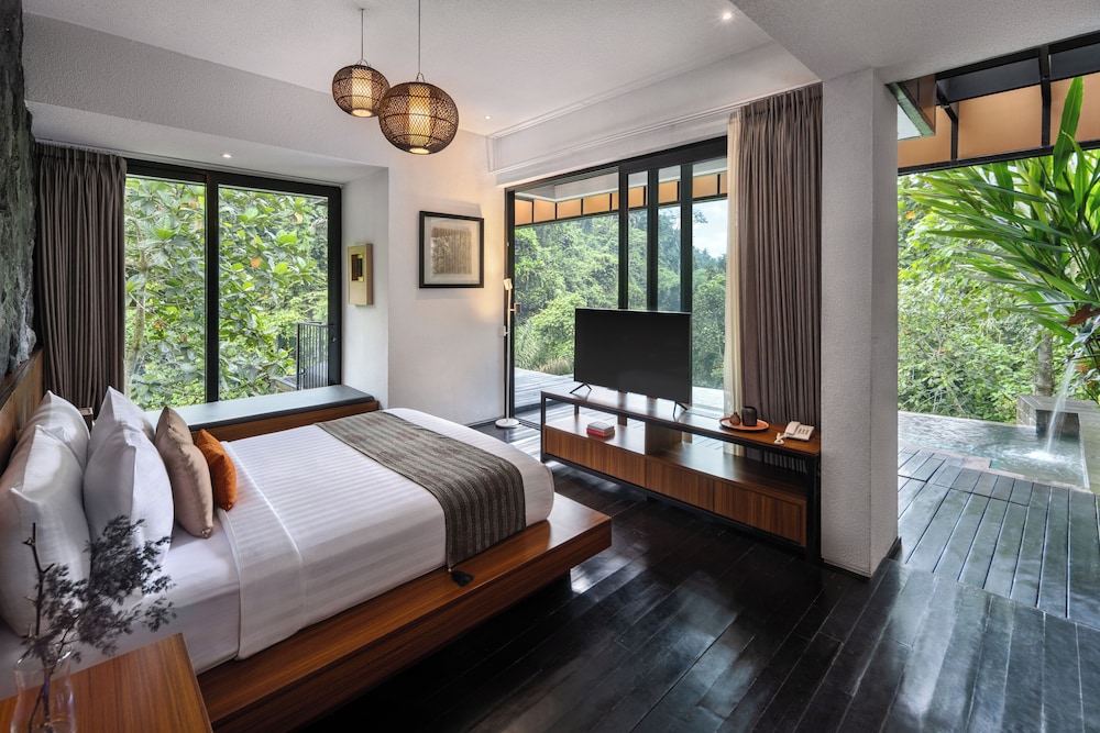 Romantic Bungalow, 1 Queen Bed, Valley View