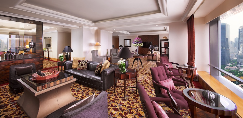 Grand Room, Multiple Beds - Photo 8