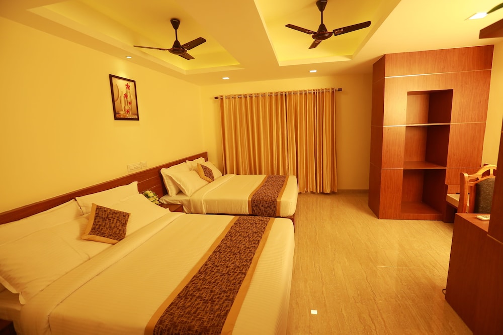 Deluxe Suite, 2 Queen Beds, Accessible, City View photo 1