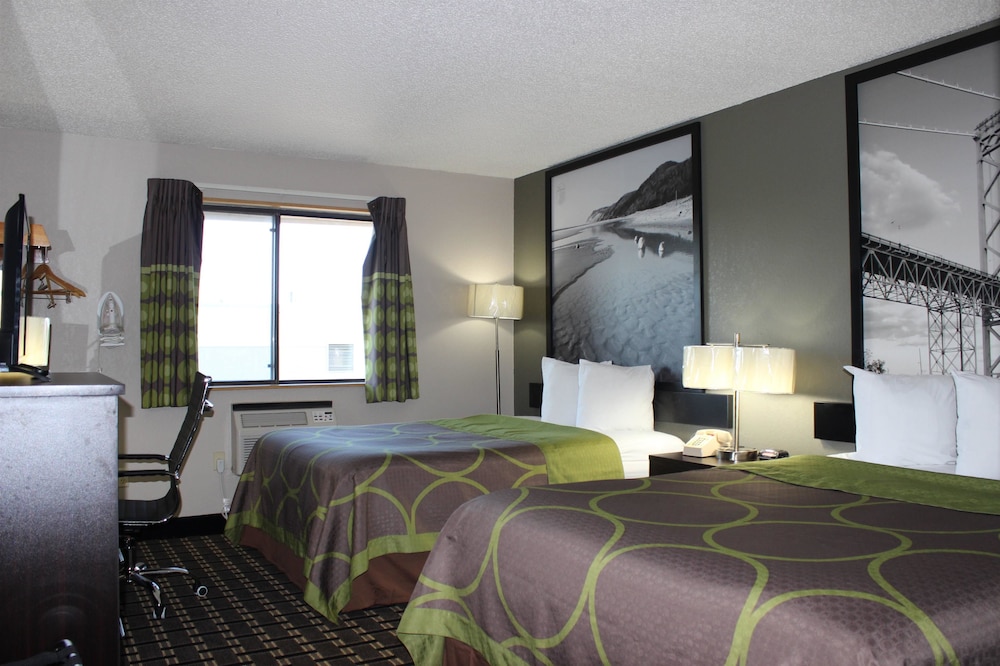 Standard Room, 2 Queen Beds, Non Smoking - Photo 1