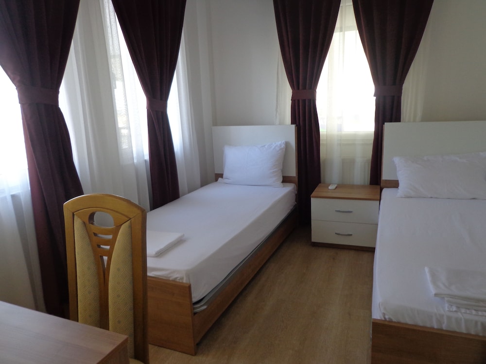 Standard Twin Room photo 3