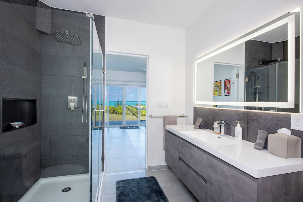 Villa photo 3
