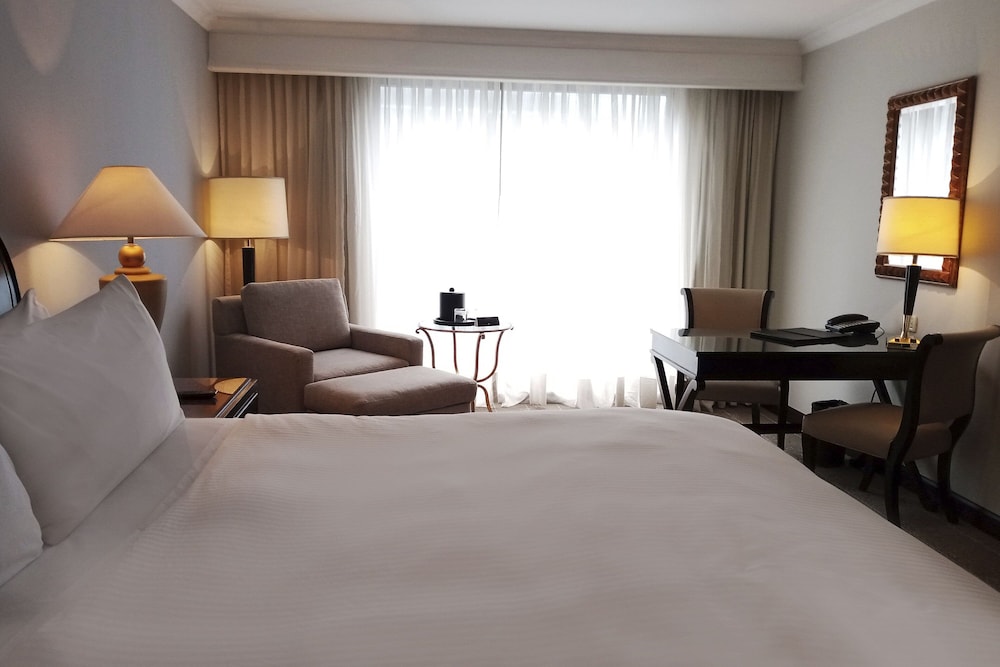 Room, 1 King Bed, City View - Photo 1