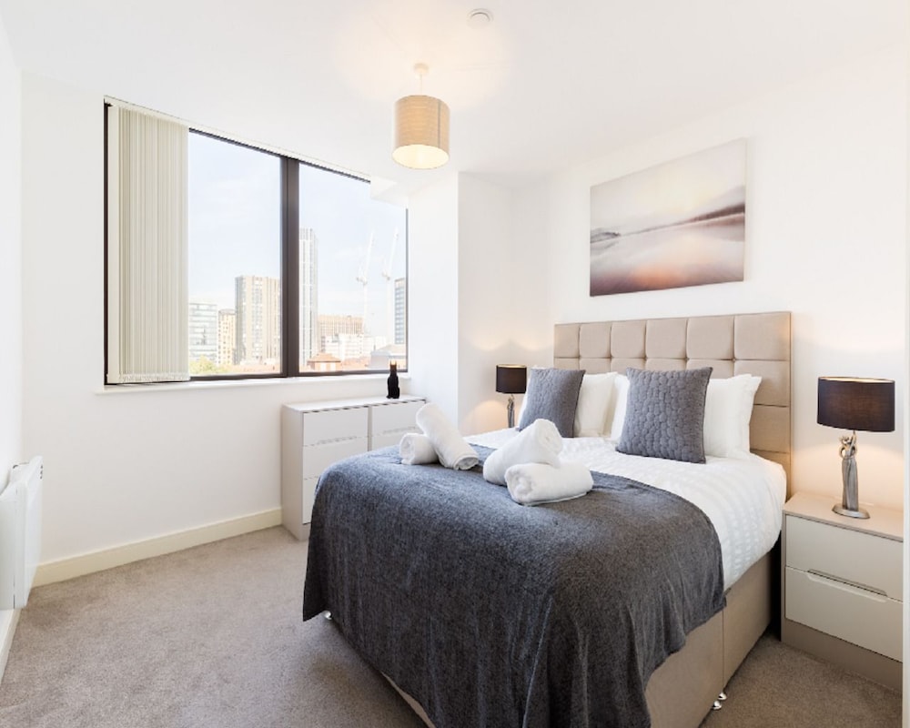 Luxury Apartment, Private Bathroom, City View (3rd Floor)