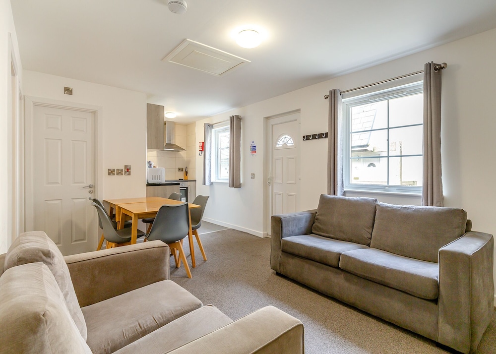 Superior Apartment, 3 Bedrooms - Photo 2