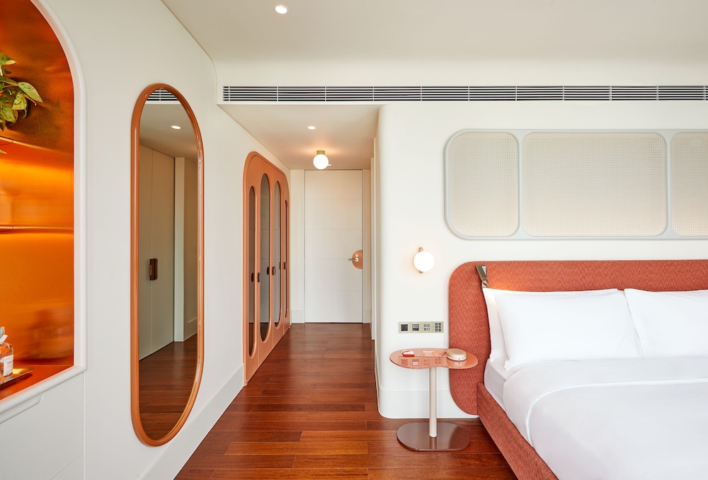 Standard Room, 1 King Bed