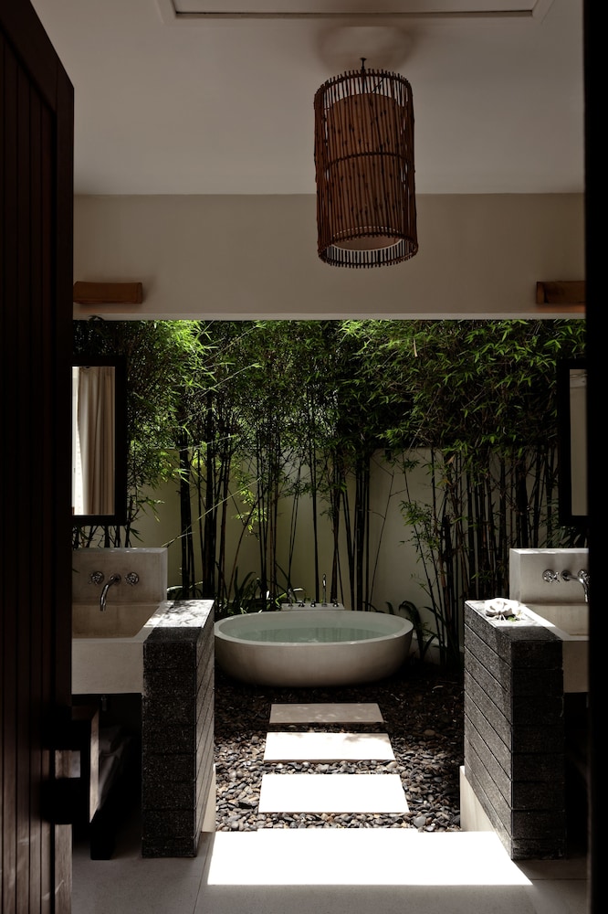 One Bedroom Duplex Suite - Photo 7