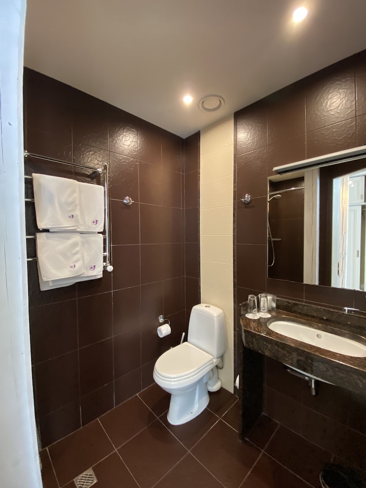 Standard Double Room - Photo 14
