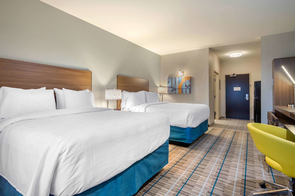 Room, 2 Queen Beds, Accessible, Non Smoking (Efficiency) - Photo 4