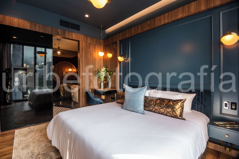 Luxury Two Bedroom Penthouse - City Views photo 1