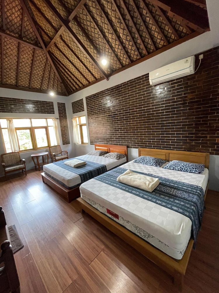 Deluxe Quadruple Room, Balcony photo 1