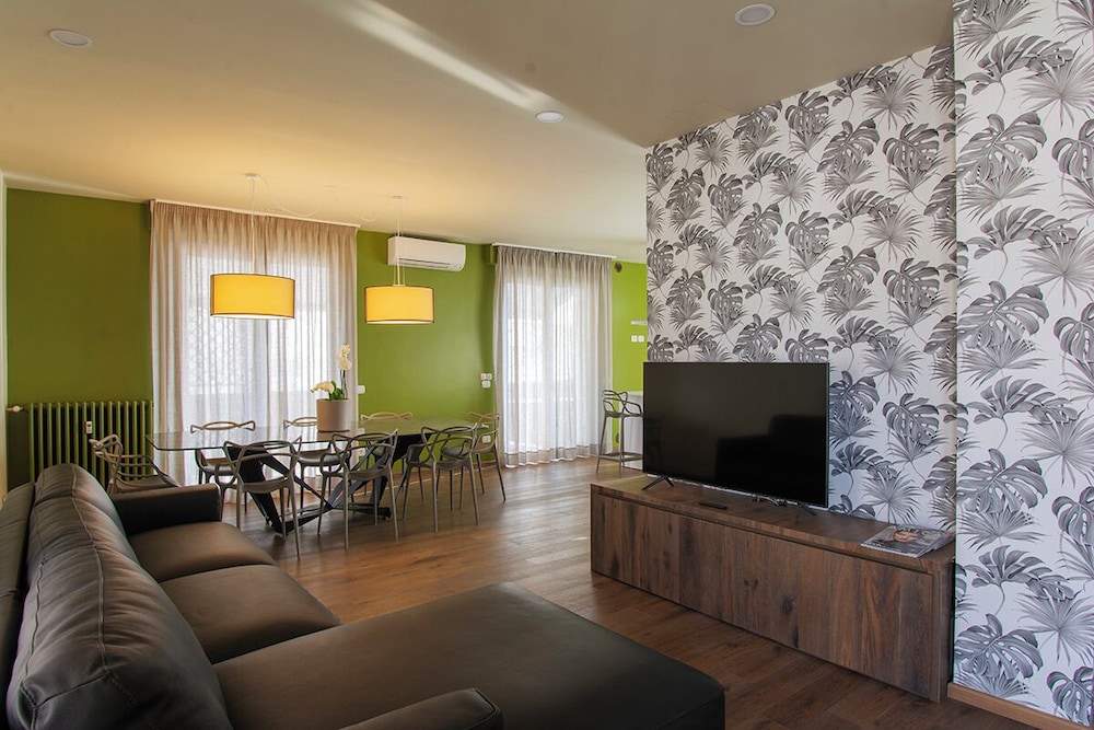 Family Penthouse, City View