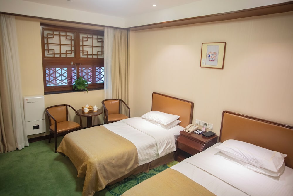 Basic Twin Room - Photo 1