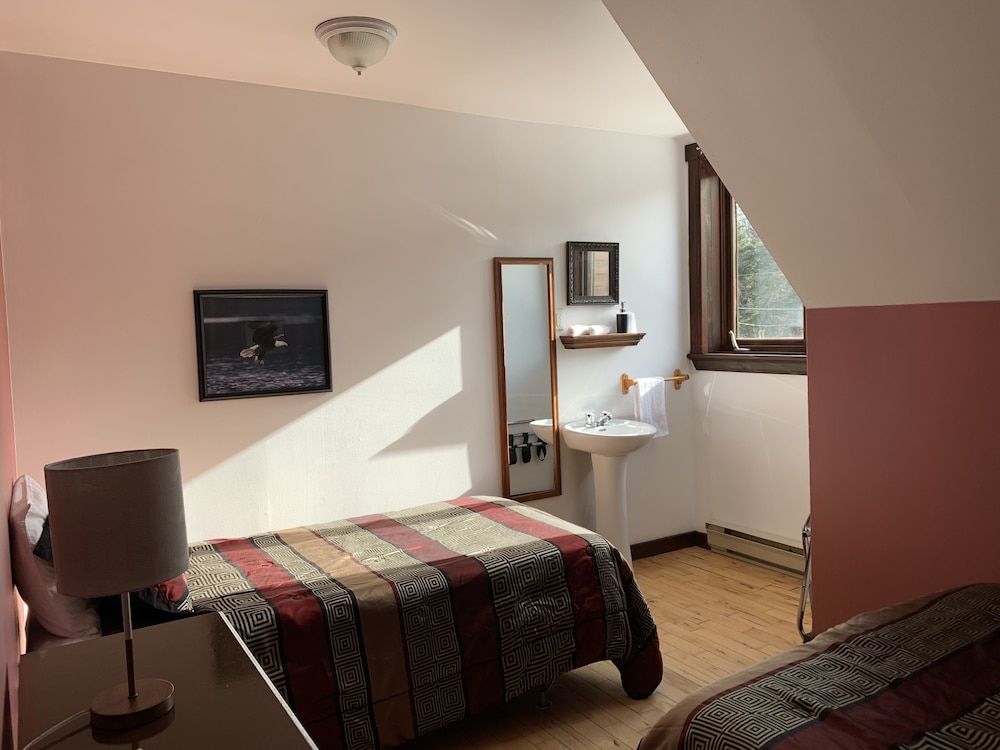 Standard Room, Multiple Beds photo 1