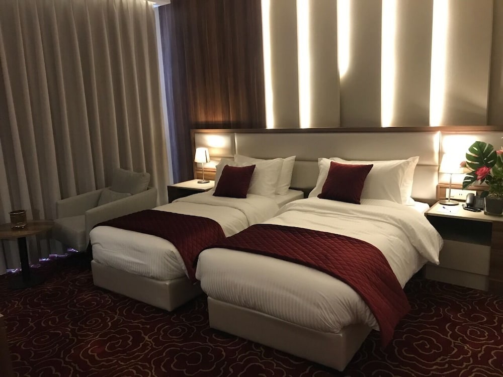 Deluxe Double Room, 1 Bedroom, Smoking photo 1