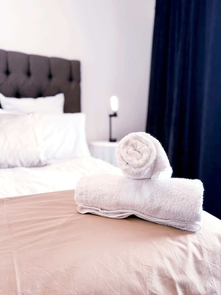 Suite, 1 Bedroom photo 1