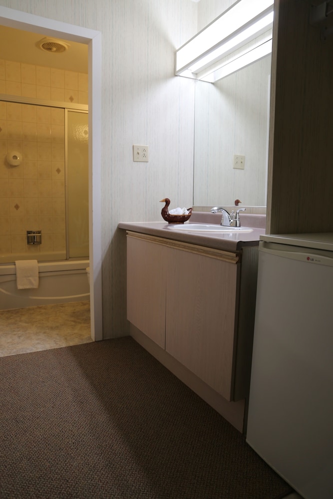 Superior Single Room, 1 Queen Bed photo 2