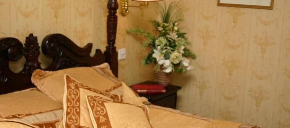 Luxury Suite, Garden View