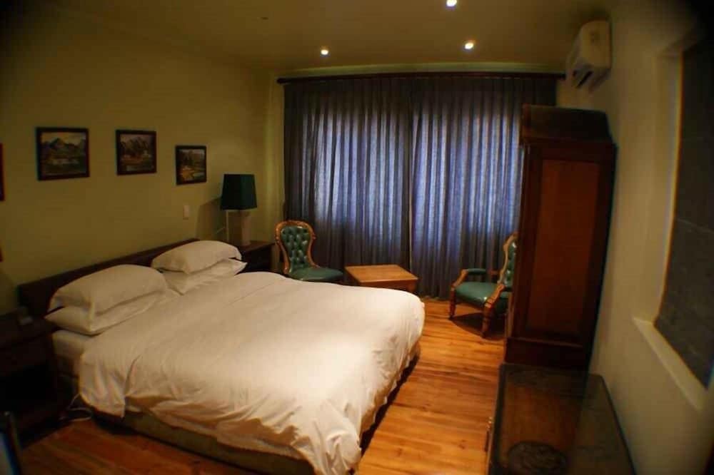 Large Luxury Room
