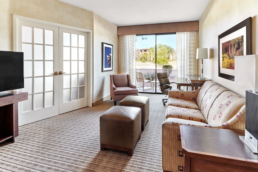Deluxe Room, 1 Bedroom, Pool View photo 3