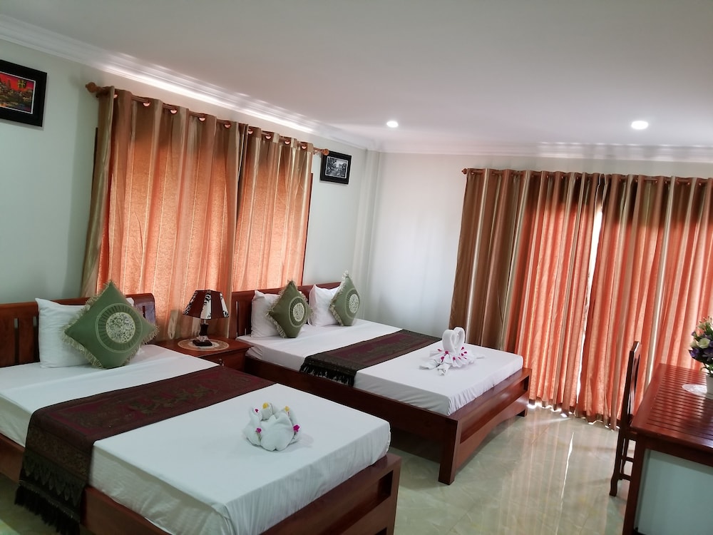 Basic Twin Room (with Fan) photo 2