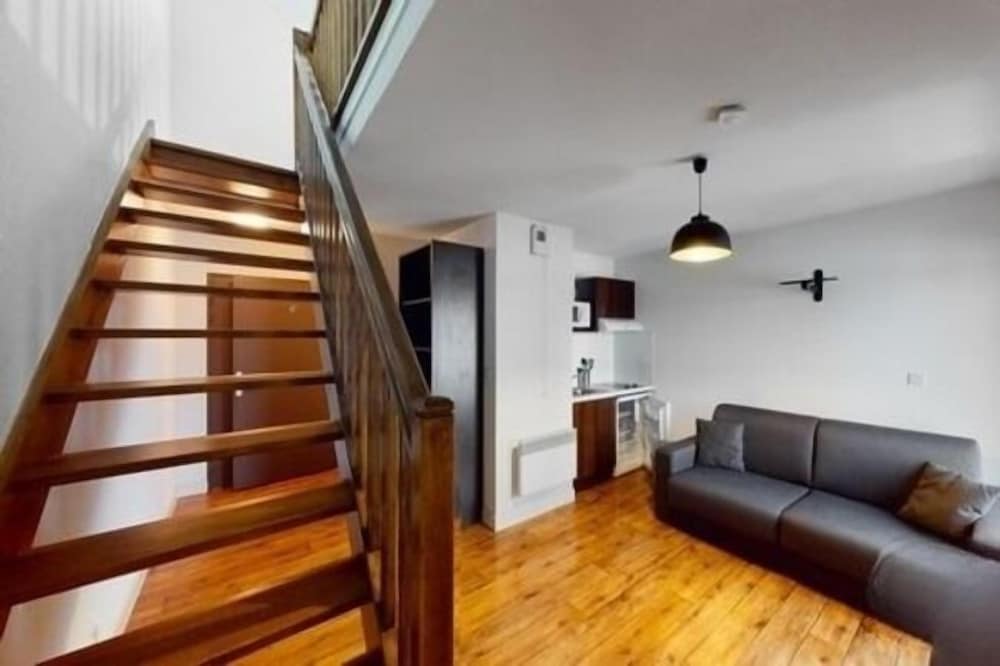 Classic Apartment photo 3