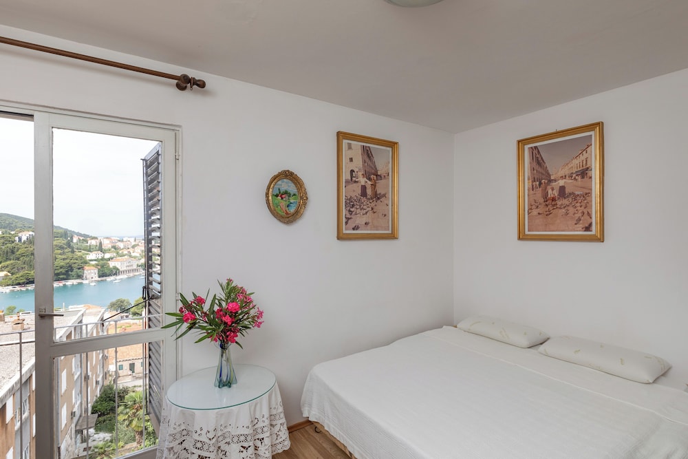 Studio (Studio Apartment With Balcony And Sea)