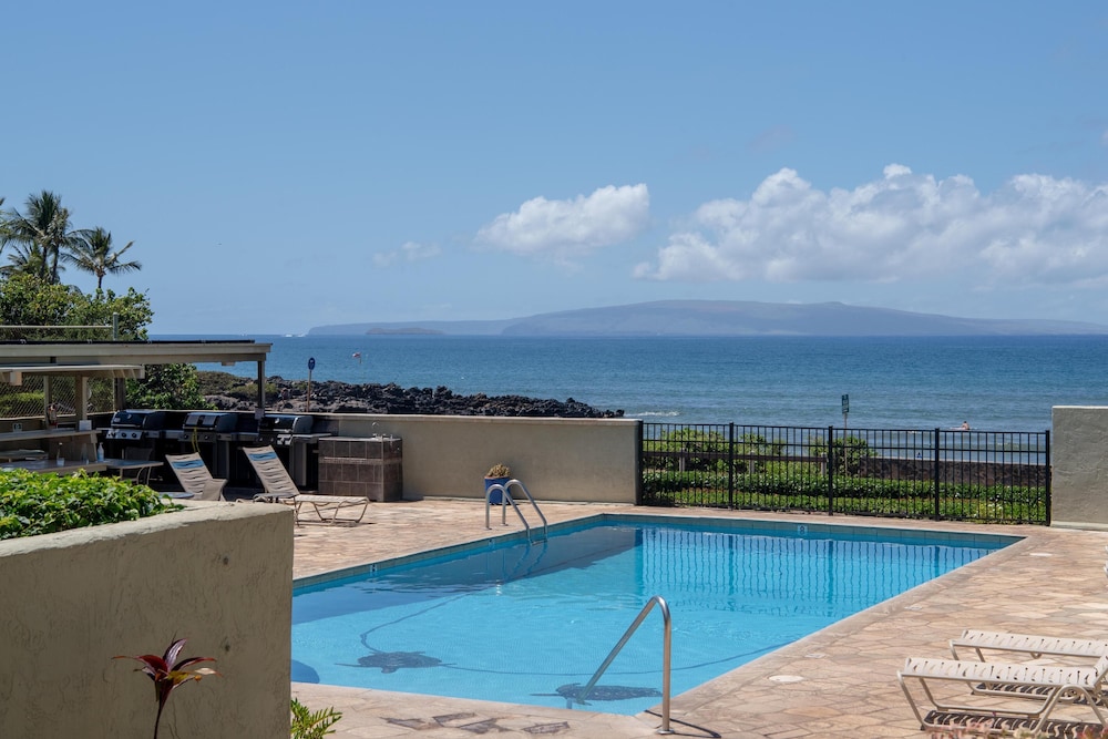 Condo, 1 King Bed With Sofa Bed (Shores Of Maui 109) photo 2