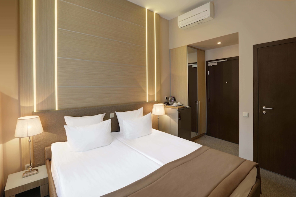 Basic Double Room photo 3