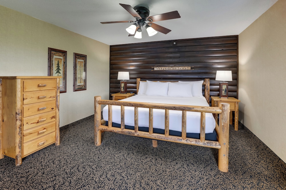Theme Suite with Whirlpool - Photo 4