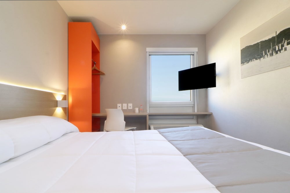 Room, 1 Queen Bed - Photo 8