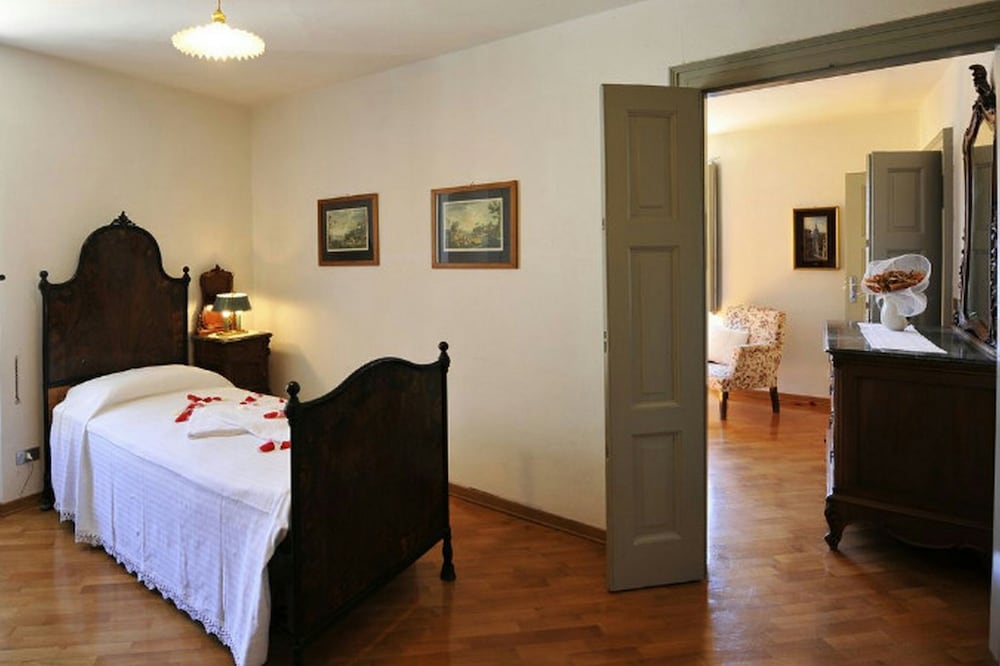 Family Villa, Multiple Beds, Garden Area (La Torre Dell'Isola) photo 2