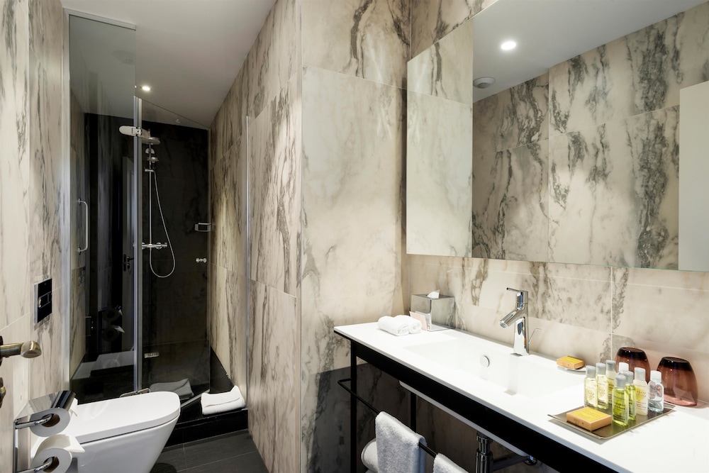 Superior Room, 1 King Bed, Terrace