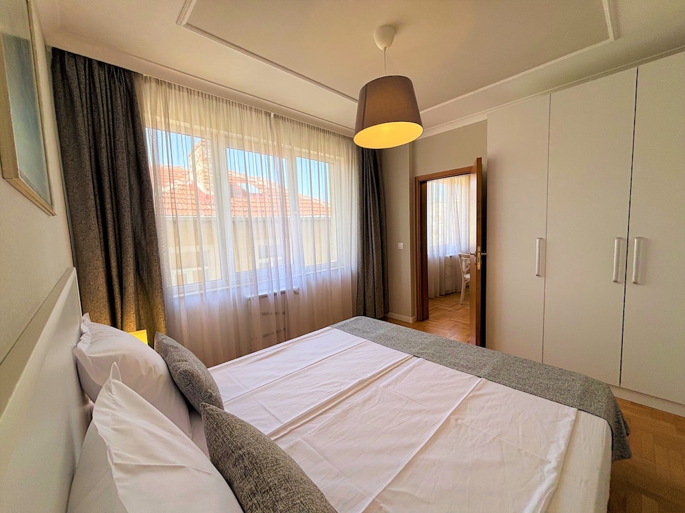 Suite - Photo 2